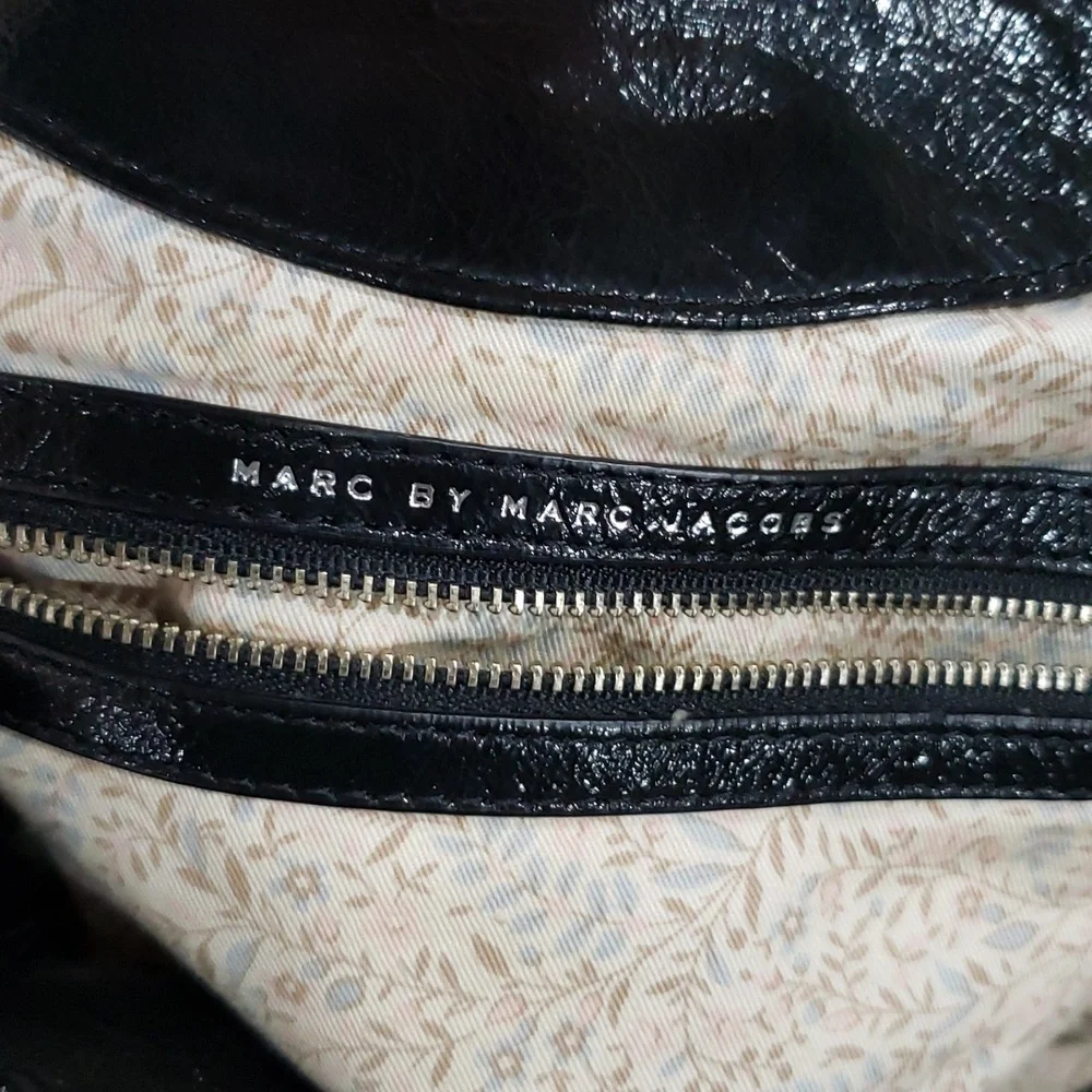Marc By Marc Jacobs Silver and Black Slouch Hobo Leather Bag